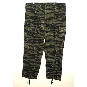 Varusteleka Sarma Men’s XL Regular Cargo Pants 42 x 32 Woodland Camo Button Fly